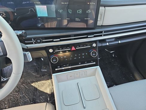 Certified 2025 Hyundai Santa Fe SEL image 24