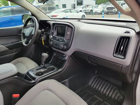 Used 2019 Chevrolet Colorado W/T RWD image 15