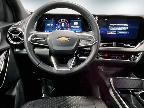 Used 2025 Chevrolet Equinox LT image 9