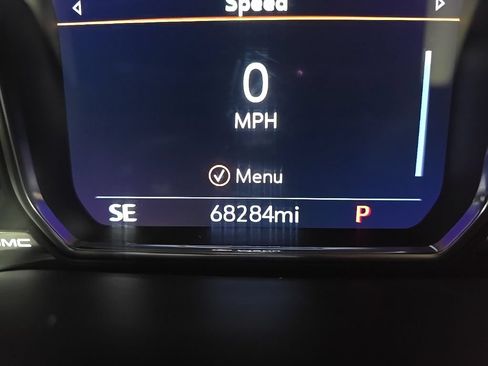 Used 2021 GMC Yukon XL Denali w/ Denali Premium Package AWD/4WD image 23