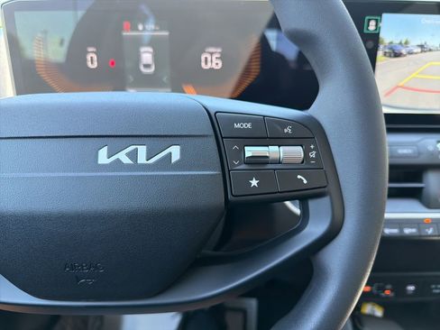 New 2026 Kia K4 FWD image 30