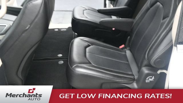 Used 2024 Chrysler Pacifica Touring-L FWD image 13
