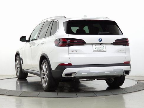 Used 2026 BMW X5 xDrive50e w/ Climate Comfort Package image 6