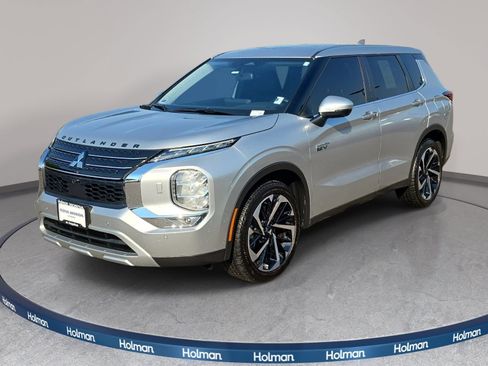 Used 2025 Mitsubishi Outlander SE AWD/4WD image 1