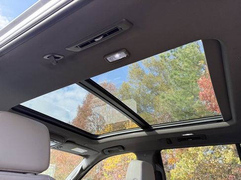 Certified 2023 Chevrolet Tahoe Z71 w/ Luxury Package image 47