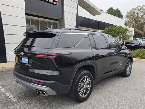 Certified 2025 Chevrolet Traverse LT image 3