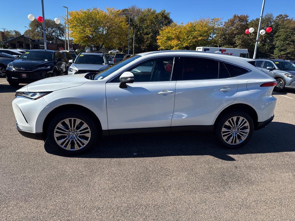 Used 2023 Toyota Venza XLE AWD/4WD image 4