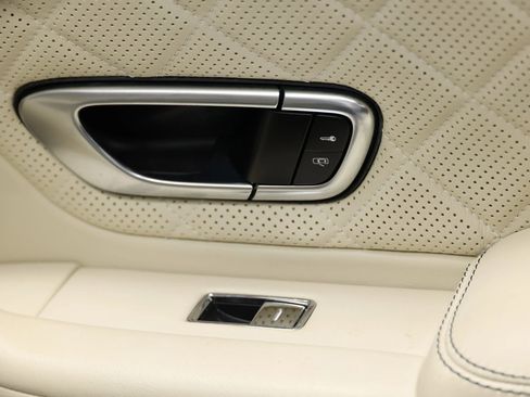 Used 2017 Bentley Continental GT image 64