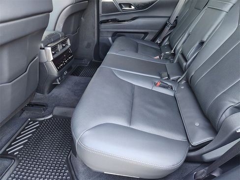 Certified 2025 Lexus LX 600 4WD w/ Luxury Package image 32