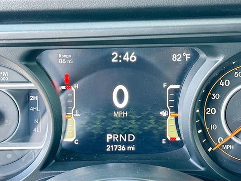 Used 2024 Jeep Wrangler Sahara image 12