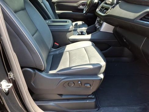 Used 2023 GMC Yukon SLT w/ SLT Premium Package AWD/4WD image 8