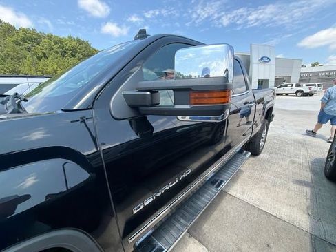 Used 2018 GMC Sierra 2500 Denali w/ Duramax Plus Package AWD/4WD image 5