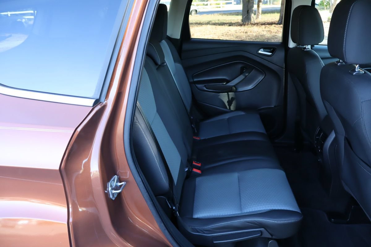 Used 2017 Ford Escape SE AWD/4WD image 21