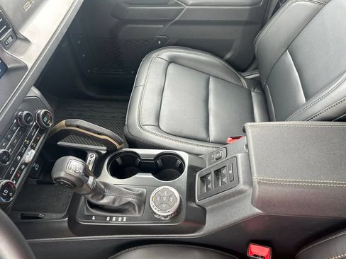 Used 2025 Ford Bronco Badlands AWD/4WD image 35