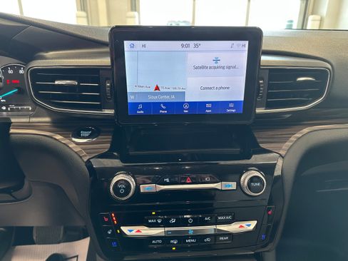 Used 2023 Ford Explorer Limited w/ Equipment Group 301A image 19
