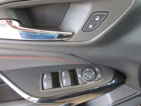 New 2026 Chevrolet Trax RS w/ Sunroof Package image 19