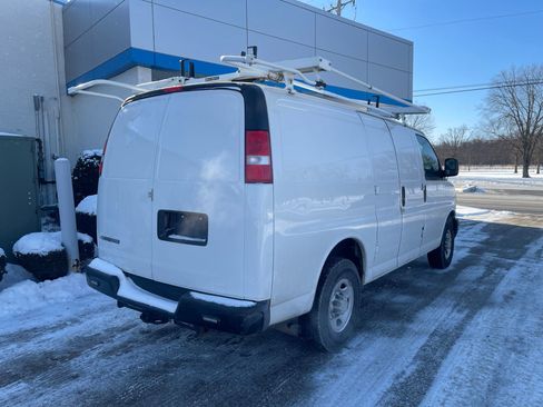 Used 2020 Chevrolet Express 2500 Work Van image 4