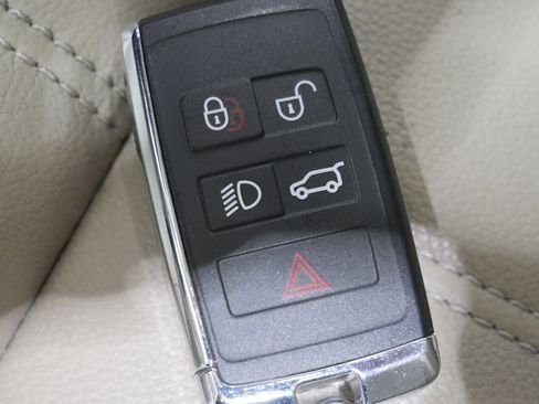 Used 2022 Land Rover Range Rover Sport SE AWD/4WD image 28