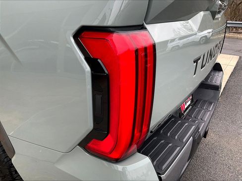 Used 2025 Toyota Tundra Limited AWD/4WD image 24