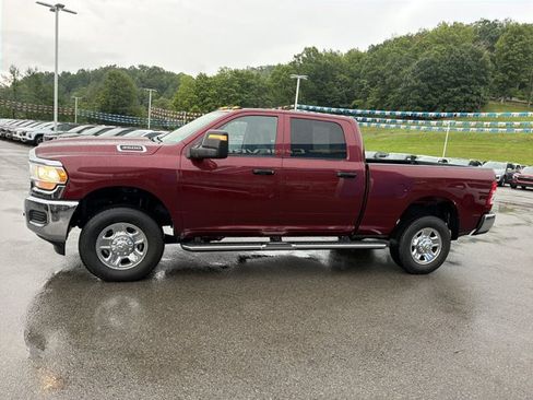 Used 2024 RAM 3500 Tradesman w/ Chrome Appearance Group AWD/4WD image 9