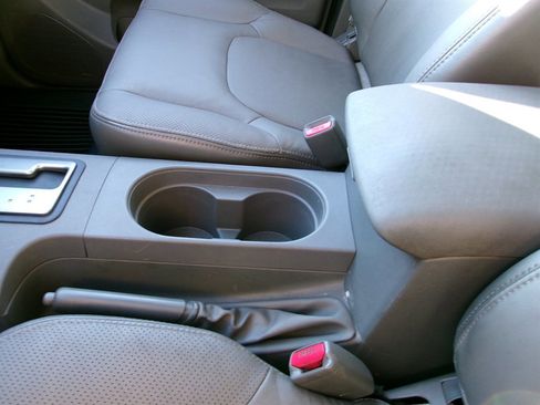 Used 2017 Nissan Frontier SL image 17