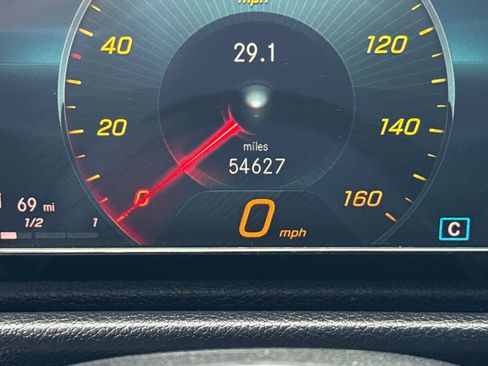 Used 2020 Mercedes-Benz GLB 250 4MATIC w/ Parking Assistance Package image 23