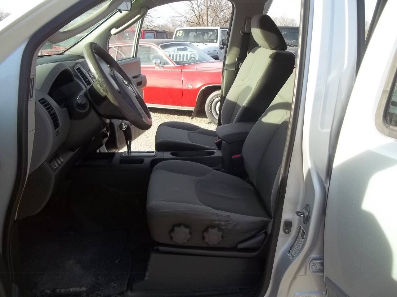 Used 2012 Nissan Xterra S AWD/4WD image 7