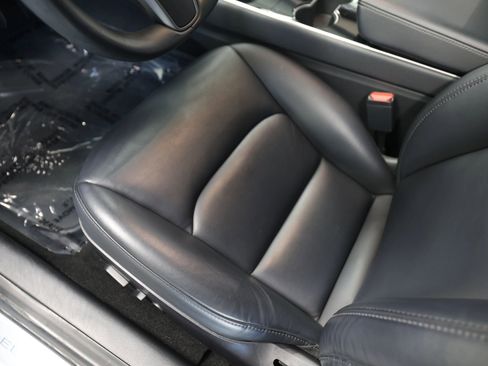 Used 2018 Tesla Model 3 Mid Range image 27