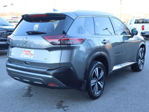 Used 2023 Nissan Rogue SL w/ SL Premium Package image 7