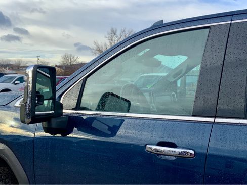 Used 2023 GMC Sierra 3500 Denali w/ Denali Ultimate Package image 15