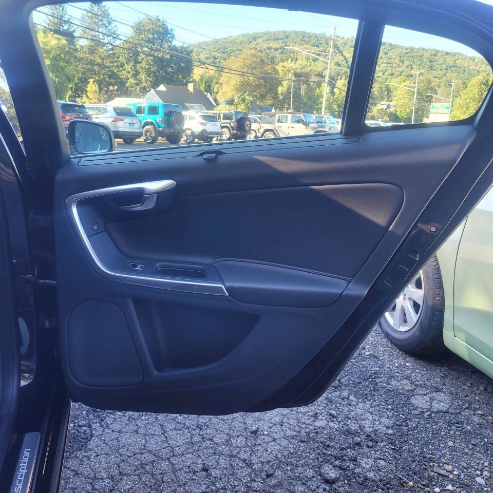 Used 2018 Volvo S60 T5 Inscription AWD/4WD image 28