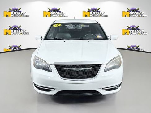 Used 2014 Chrysler 200 Limited w/ Sun/Sound Group FWD image 2