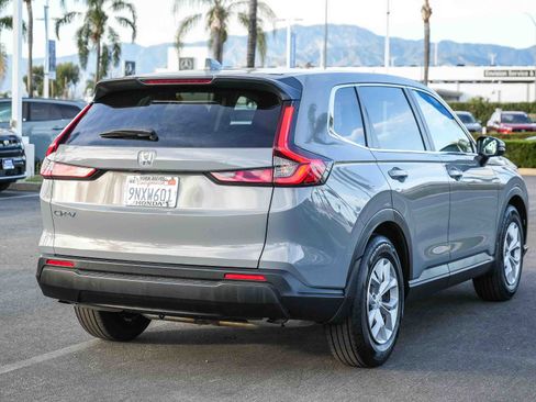Used 2025 Honda CR-V LX image 7