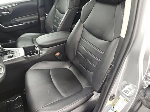 Used 2022 Toyota RAV4 XLE Premium AWD/4WD image 16