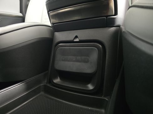 Used 2024 Rivian R1S Adventure AWD/4WD image 33