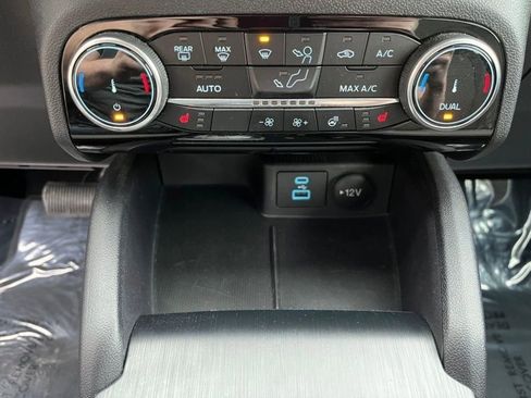 Certified 2022 Ford Escape SE w/ SE Sport Appearance Package AWD/4WD image 15
