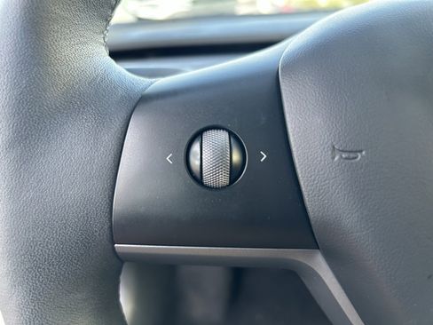 Used 2023 Tesla Model 3 Standard Range image 18