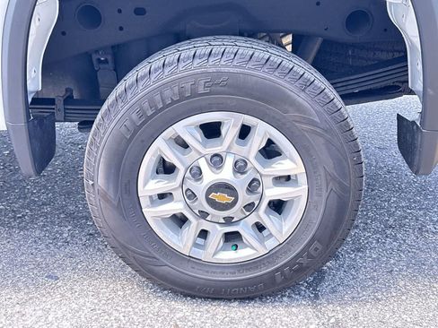 Used 2025 Chevrolet Silverado 2500 LT w/ Convenience Package AWD/4WD image 12
