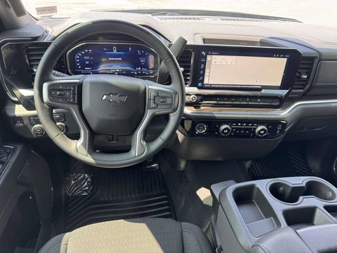 Used 2024 Chevrolet Silverado 1500 RST AWD/4WD image 17