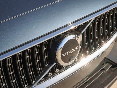 New 2026 Volvo V60 B5 Cross Country Plus w/ Climate Package image 11