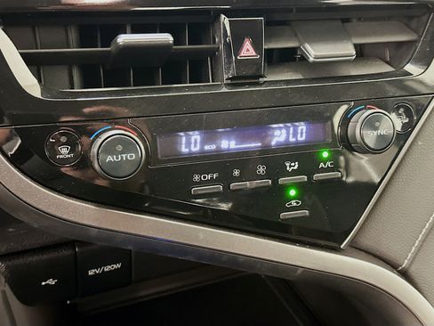 Used 2023 Toyota Camry SE FWD image 24