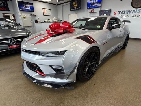 Used 2018 Chevrolet Camaro SS w/ Redline Edition RWD image 8