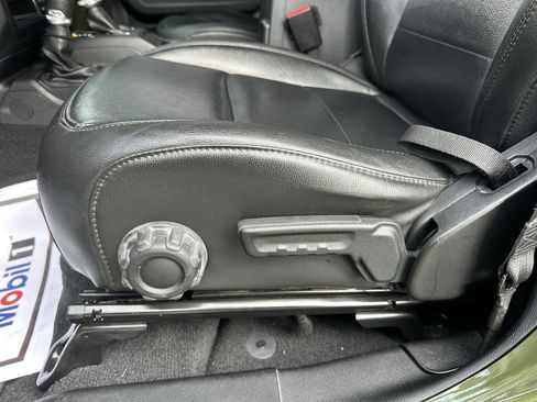 Used 2021 Jeep Wrangler Unlimited Sahara image 12