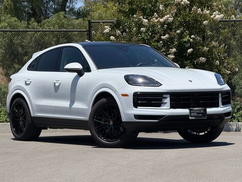 Certified 2026 Porsche Cayenne Coupe AWD/4WD image 9