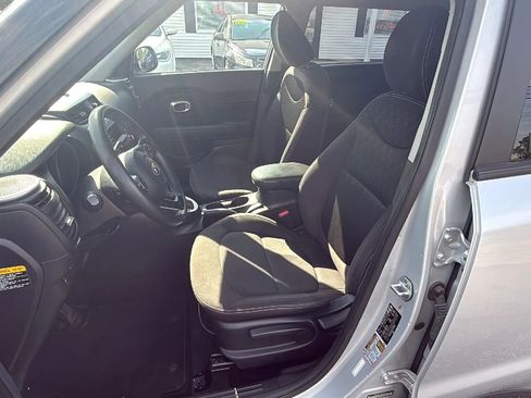 Used 2015 Kia Soul FWD image 10