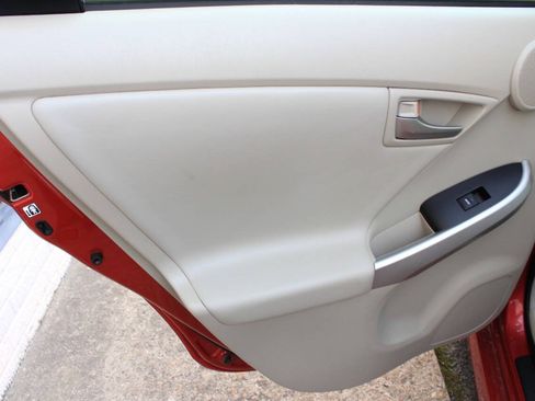 Used 2014 Toyota Prius Four FWD image 14
