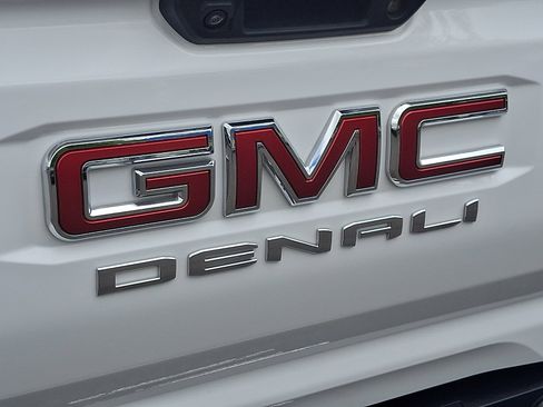 Used 2023 GMC Canyon Denali AWD/4WD image 32
