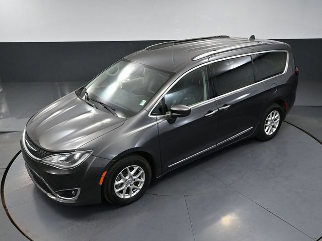Used 2020 Chrysler Pacifica Touring-L FWD image 46