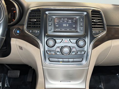 Used 2014 Jeep Grand Cherokee Laredo w/ Security & Convenience Group image 16