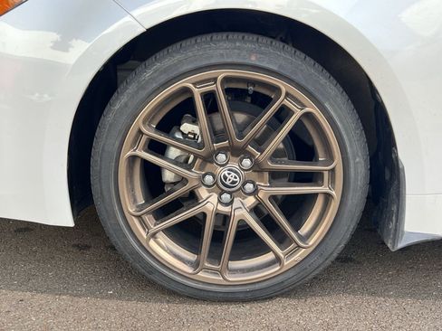 Used 2024 Toyota Corolla SE w/ SE Package FWD image 11